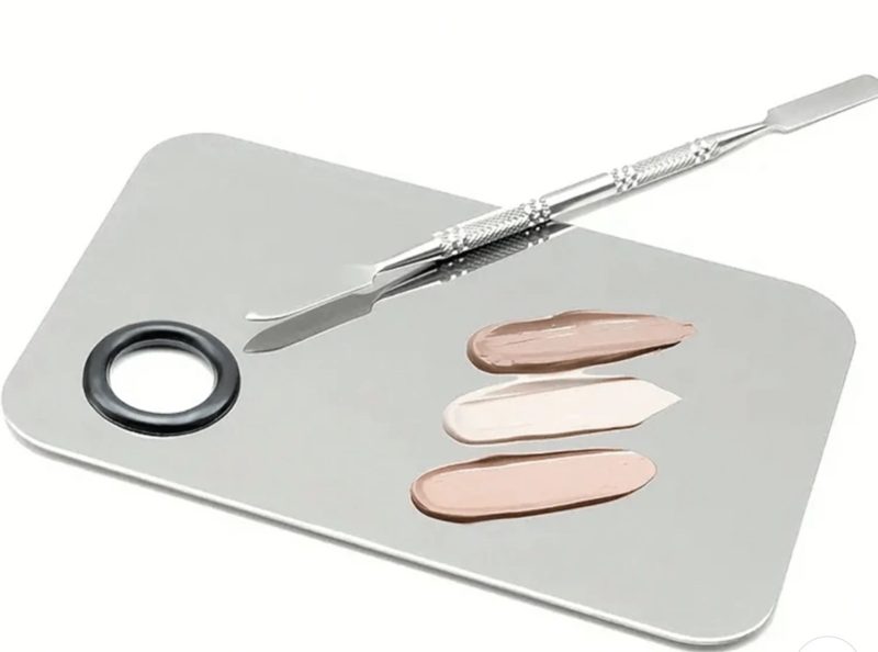 Palette e spatolina make up